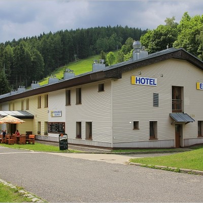 Hotel Eden - v létě