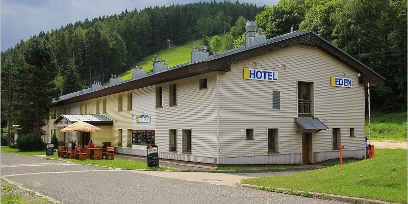Hotel Eden - v létě
